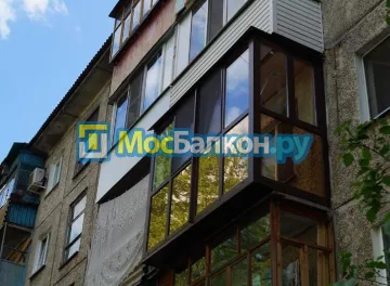 Отделка балкона и лоджии пластиковыми ПВХ панелями в Королёве от компании МосБалкон