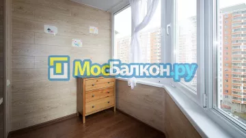 Отделка балкона и лоджии пластиковыми ПВХ панелями в Королёве от компании МосБалкон