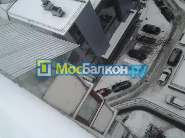 Крыша на балконе в Королёве монтаж и ремонт по выгодной цене от МосБалкон