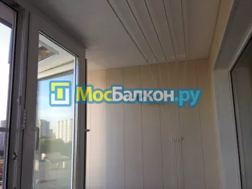 Отделка балкона и лоджии пластиковыми ПВХ панелями в Королёве от компании МосБалкон