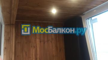 Изготовление тумбы-сиденья на лоджии и отделка деревом