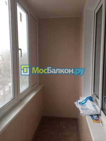 Отделка балкона и лоджии пластиковыми ПВХ панелями в Королёве от компании МосБалкон
