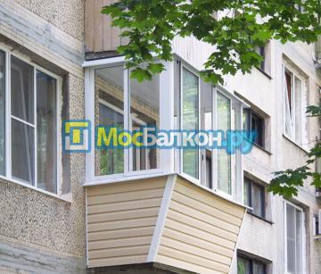 Остекление балкона с внешней отделкой