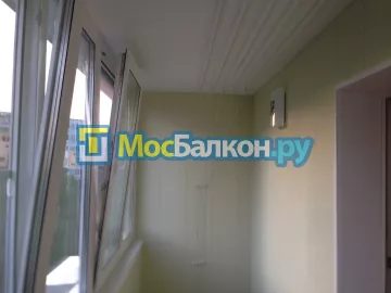 Отделка балкона и лоджии пластиковыми ПВХ панелями в Королёве от компании МосБалкон
