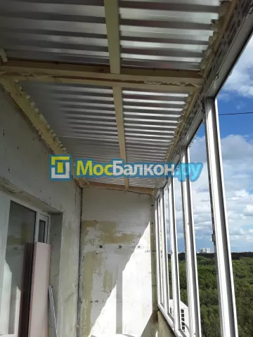 Крыша на балконе в Королёве монтаж и ремонт по выгодной цене от МосБалкон