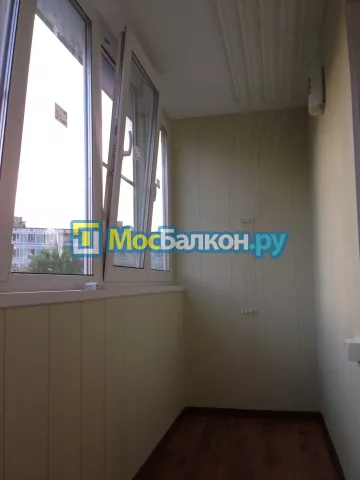 Отделка балкона и лоджии пластиковыми ПВХ панелями в Королёве от компании МосБалкон
