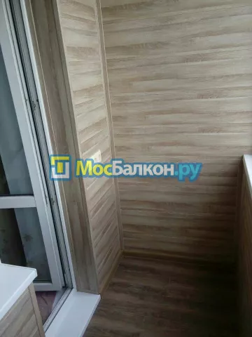 Отделка балкона и лоджии пластиковыми ПВХ панелями в Королёве от компании МосБалкон