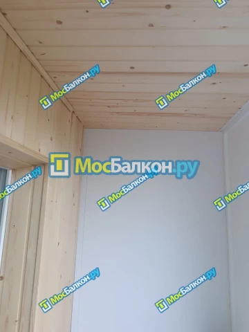Отделка балконов деревянной вагонкой в Москве